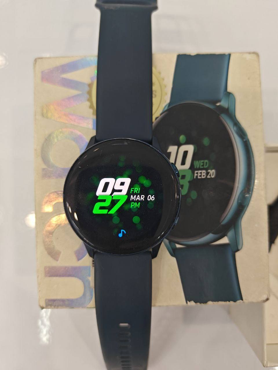 للبيع ساعة Samsung Galaxy Watch Active
ساعة ذكية أصلية بحالة جيدة جداً، استعمال خفيف ونظيفة.
المواصفات:
شاشة Super AMOLED قياس 1.1 إنج بدقة 360×360
معالج Exynos 9110
ذاكرة 768MB RAM وسعة تخزين 4GB
بطارية تدوم تقريباً يوم إلى يومين حسب الاستخدام
تدعم GPS لتتبع الرياضة والمشي
تدعم Bluetooth و Wi-Fi و NFC
مقاومة للماء حتى 50 متر
قياس نبضات القلب وتتبع النوم والرياضة
شحن لاسلكي
الحالة: مستعملة ونظيفة بدون مشاكل.
الملحقات:
الشاحن
سيرين للساعة: واحد لارج وواحد سمول
💰 السعر: 70 ألف دينار
🚚 يوجد توصيل إلى كافة المحافظات
للتواصل خاص.


**إذا كنت صاحب هذا الإعلان وتريد حذفه لأي سبب، رجاءا أرسل رسالة إلى الدعم الفني**