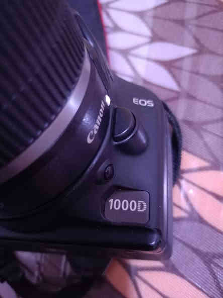 السلام عليكم كانون 1000D جديده كالرتون شغاله صورتها حلوه. محتاج وريد ابيعها مكاني البصره كرمت علي. رايدها 175. شاحنه وياها كيبل سحب صور وهاي كدامكم شخط مابيها. واتساب متواجد ***********
