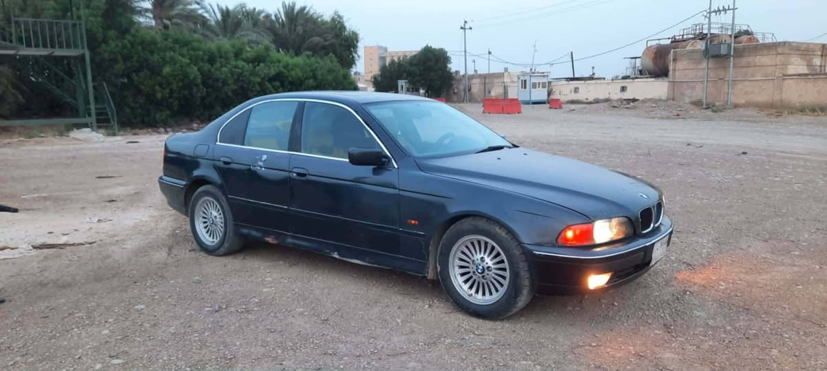 سلام عليكم BMW صقر ٥٢٨موديل ٩٧تك فانوس مسكر مال تعمير مكينه بيها جكجكه توني امبدله بيها ضربه بسيطه واضحه بصوره مكاني الكوت السعر ٦٥وبيها مجال 
اتصال واتساب ع ارقم ***********
