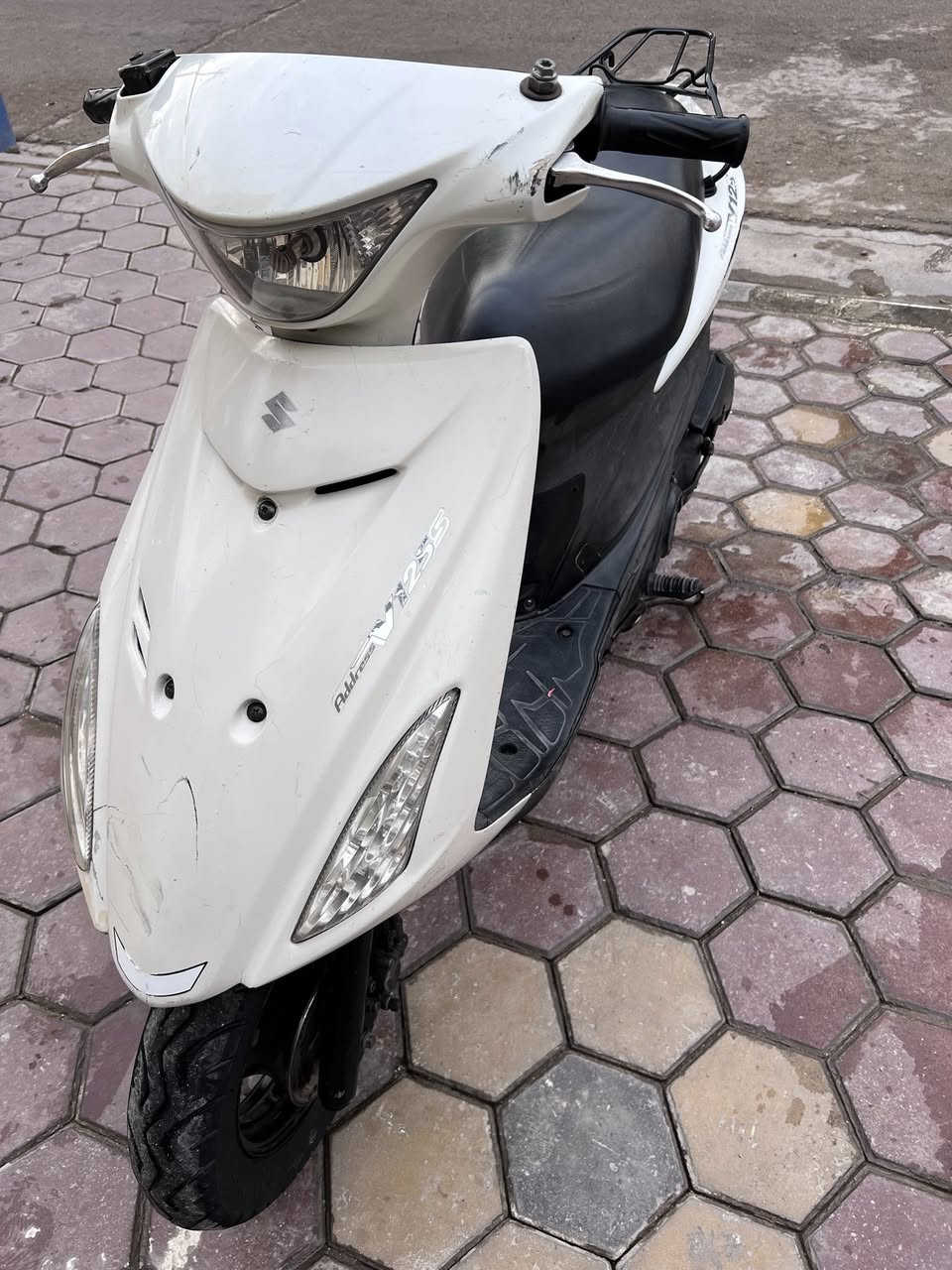 للبيع ادرس ياباني حديث مكفوله مبيها اي نقص مجفته جديد ناعمه عداد سرعه طوافة شغالات حساس سرقه هورن اشاير بريك كله شغال كفراته بلادي السعر 650 وبيها مجال مكانه كوت داموك
رقمي ***********
