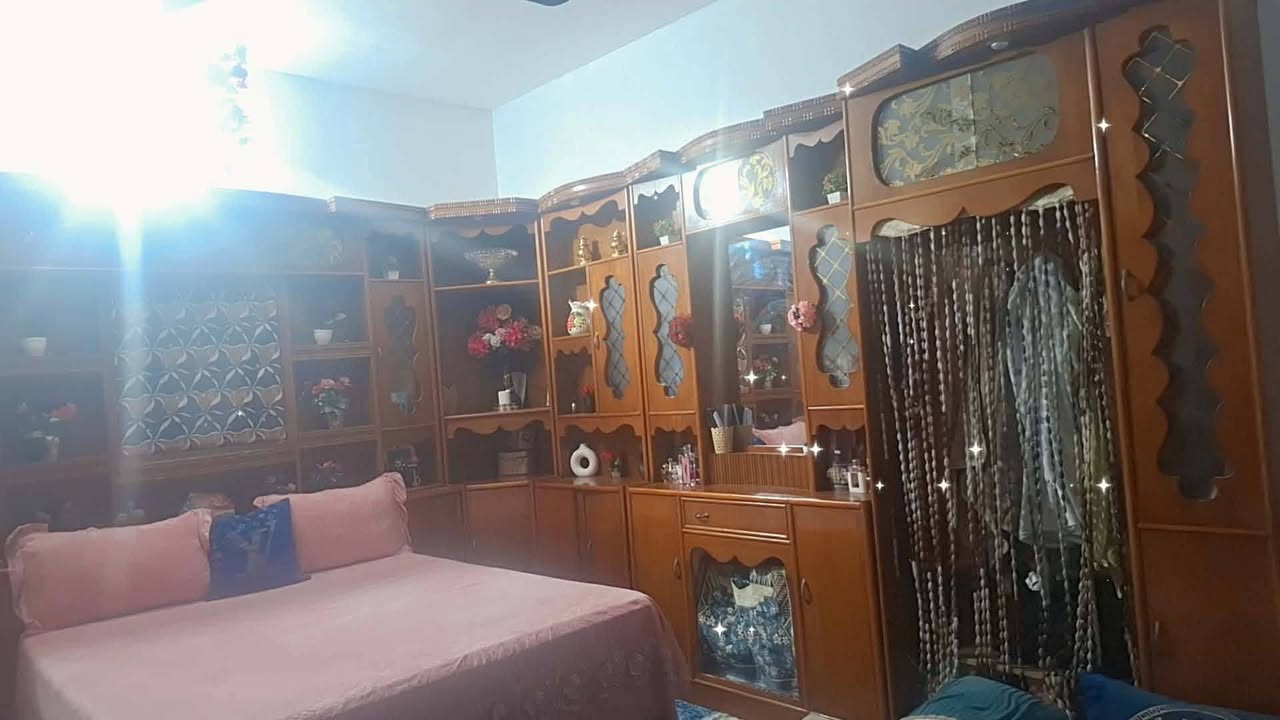 للبيع غرفه نوم  سوكي خشبتها سعر ٧٠٠
وبيه مجال ع خاص 
*********** للاستفسار 
العنوان الفلوجة حي جبيل قرب جامع محمد بن سيرين
