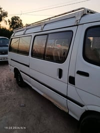 سياره 2009نضيفه حلوه مكلف بالنشر  07715046503