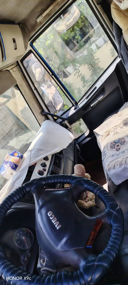 Aveco     2009       160
تنکر ئە فیکۆ بۆ فرۆشتن و گۆرینە وا بە 16هەزار بیت تە ۆکیە کە ی هە مو گیانیبە شەرت سە نە ویو  مە کینە و گیر ئە کسل***********
