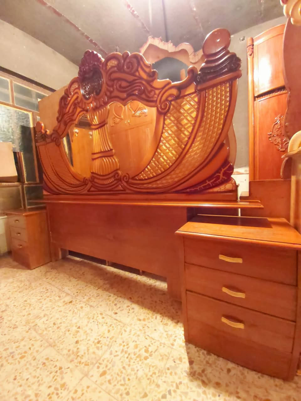 غرفه ام6 قاطين صاج وجهين نضافه ٩٠% سعر مناسب ٥٥٠ الف فقط بيع مستعجل الشراي يخابرني *********** العنوان ميسان حي الشهداء
