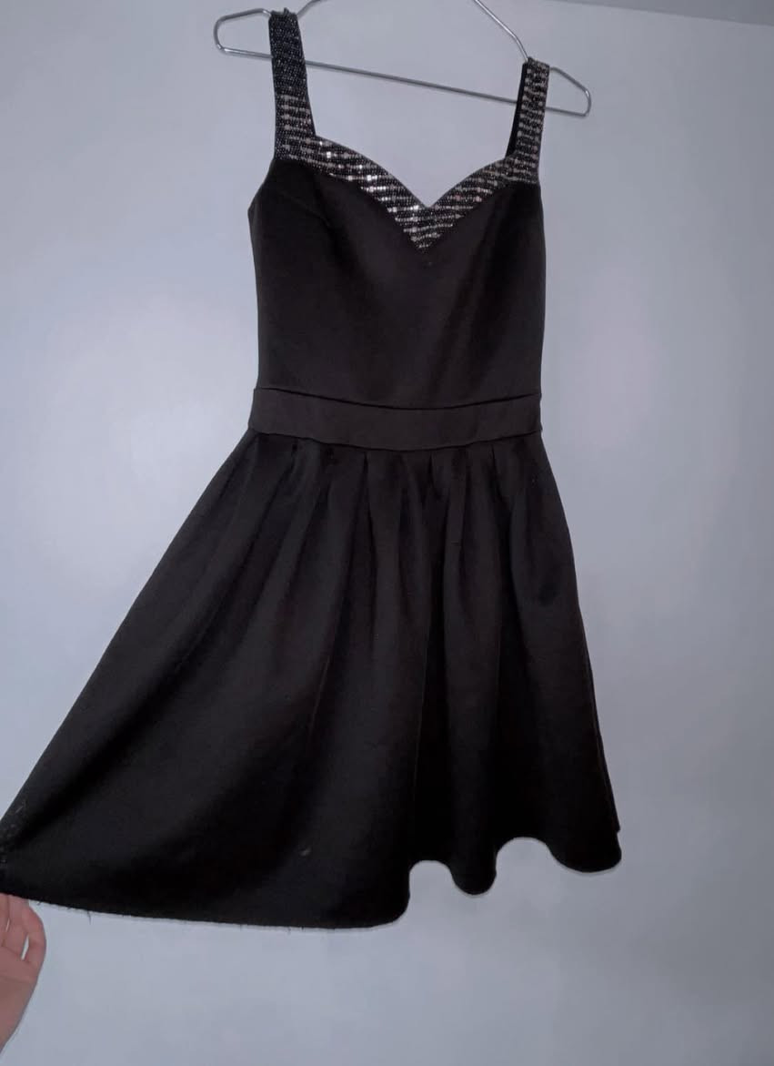 فستان اسود شي ان قماشه يجنن سعر 7


**إذا كنت صاحب هذا الإعلان وتريد حذفه لأي سبب، رجاءا أرسل رسالة إلى الدعم الفني**