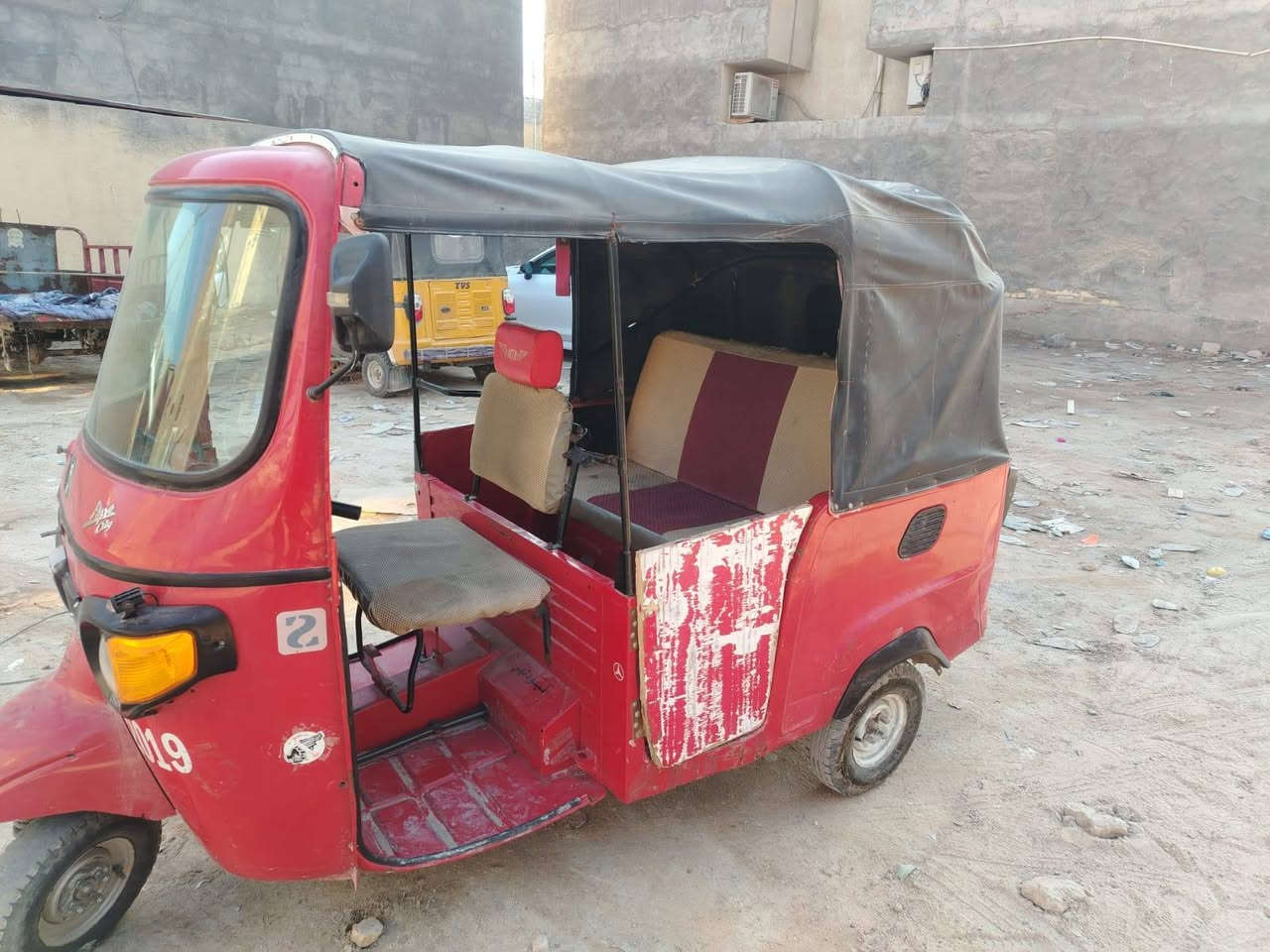 تك تك بياجو 2019اوراق اصولي كلشي شغال بيهه مكان لبصره شط العرب السعر مليونين الاربع وبيهه مجال مامتواجد ع لفيس رقم ***********
