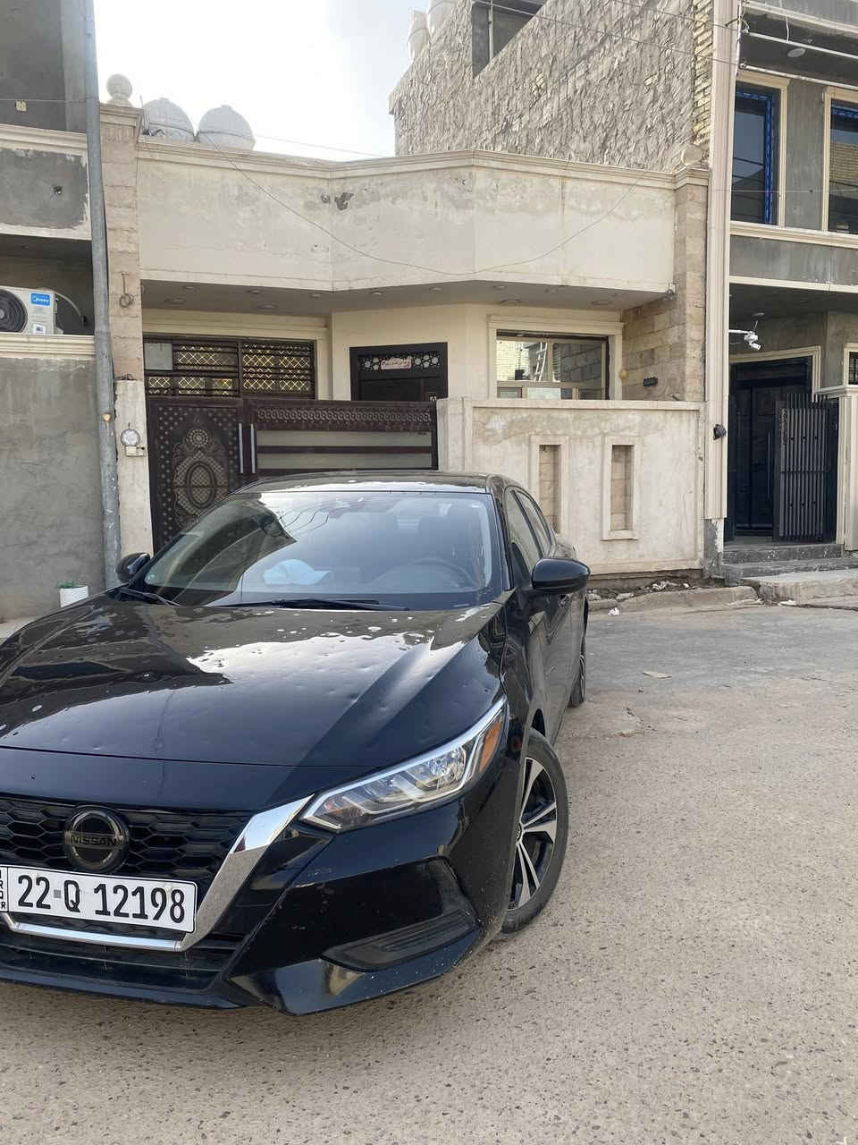 🌟 نيسان سنترا SV موديل 2023 (وارد أمريكي) 🌟

للبيع سيارة نيسان سنترا بحالة ممتازة ومواصفات مميزة، جاهزة وما تحتاج أي مصروف.
​💥 تفاصيل الحادث والضرر :
​الضرر:حالوب فقط +طخطخات بسيطة.
​الدواخل: سليمة 100% بدون أي ضرر داخلي.
​الأيرباك: سليم بالكامل (بدون إيرباك) 🚫🎈.
​حجر البيئة: بلادي وموجود بشرط الفحص 💯.
​📋 الـمـواصـفـــات والـمـمـيـزات :-
​المحرك: 4 سلندر 2.0L اقتصادي جداً وقوي.
​أنظمة القيادة: 3 وضعيات (ECO الاقتصادي / Normal العادي / Sport الرياضي).
​التكنولوجيا والشاشات: * شاشة كبيرة تدعم Apple CarPlay و Android Auto.

​شاشة أعطال وإيعازات ذكية في الدشبول.
​أنظمة الأمان والرادارات: 

​رادار أمامي وخلفي مع خاصية التوقف الذاتي (مانع تصادم).
​نظام النقطة العمياء (Blind Spot) في المرايا.
​حساسات خلفية بلادية.

​نظام مكابح ABS + مانع انزلاق إلكتروني + نظام المساعدة في المرتفعات (مانع انحدار).
​الراحة والمظهر: 
بصمة تشغيل وبصمة أبواب.
​ويل كروم مميز بلادي.
​تحكم ستيرن جهتين متكامل
📌 تفاصيل إضافية:
​المسافة المقطوعة: 100 ألف كيلومتر
​الرقم: اربيل (تحويل نفس اليوم ).
💵 السعر:120 ورقة (12,000$) وبيه مجال طيب للشراي الجاد.
📍 مكان التواجد: [ بغداد]
📞 للتواصل والاستفسار: ***********
السيارة جدا نظيفة على ايد صاحبها وفقط 100 الف كيلو

