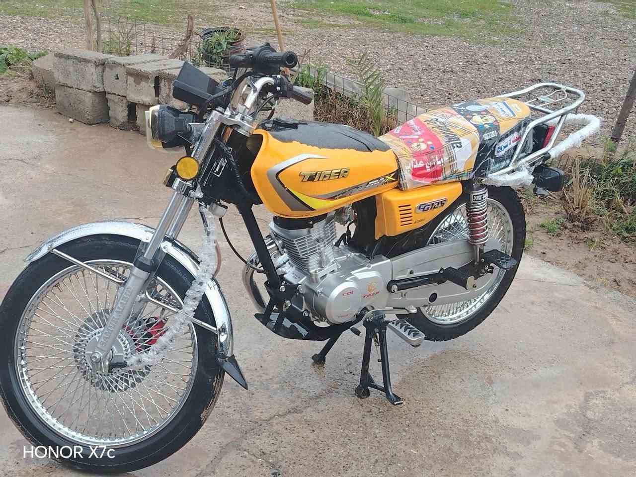 السلام عليكم موطور للبيع او مراوس 

تايكر 2024✅
أربعه كير  محرك شرط ما مفتوح لا صرف ولا بخار 
كهربايات شغاله وياله كلها جديد مابي نقص برغي كلو بلادي تواير جدد موطور نضيف ومرتب  مكاني الزاب 
***********
