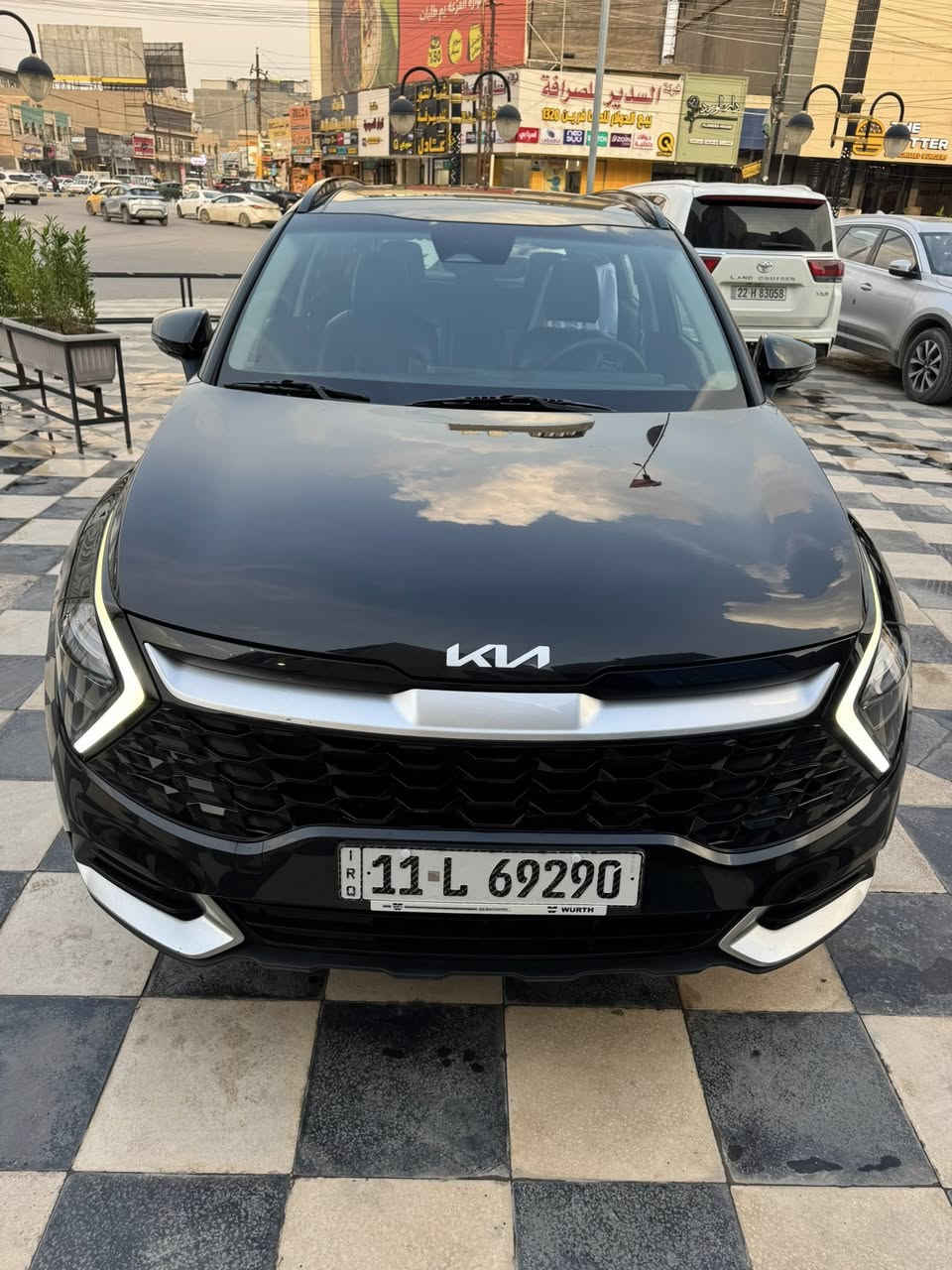 سبورتج موديل 2023 السياره ماشيه 42 هايبرد حادثها باب الصندوق شي بسيط وشرط الفحص
فول الفول تحكم كامرات   فتحت سقف على الكامل  بصمه كل الموصفات موجدا بيها تحكم ذاتي 
السعر 190 مجال بسيط 
*********** 
بغداد الكرخ
