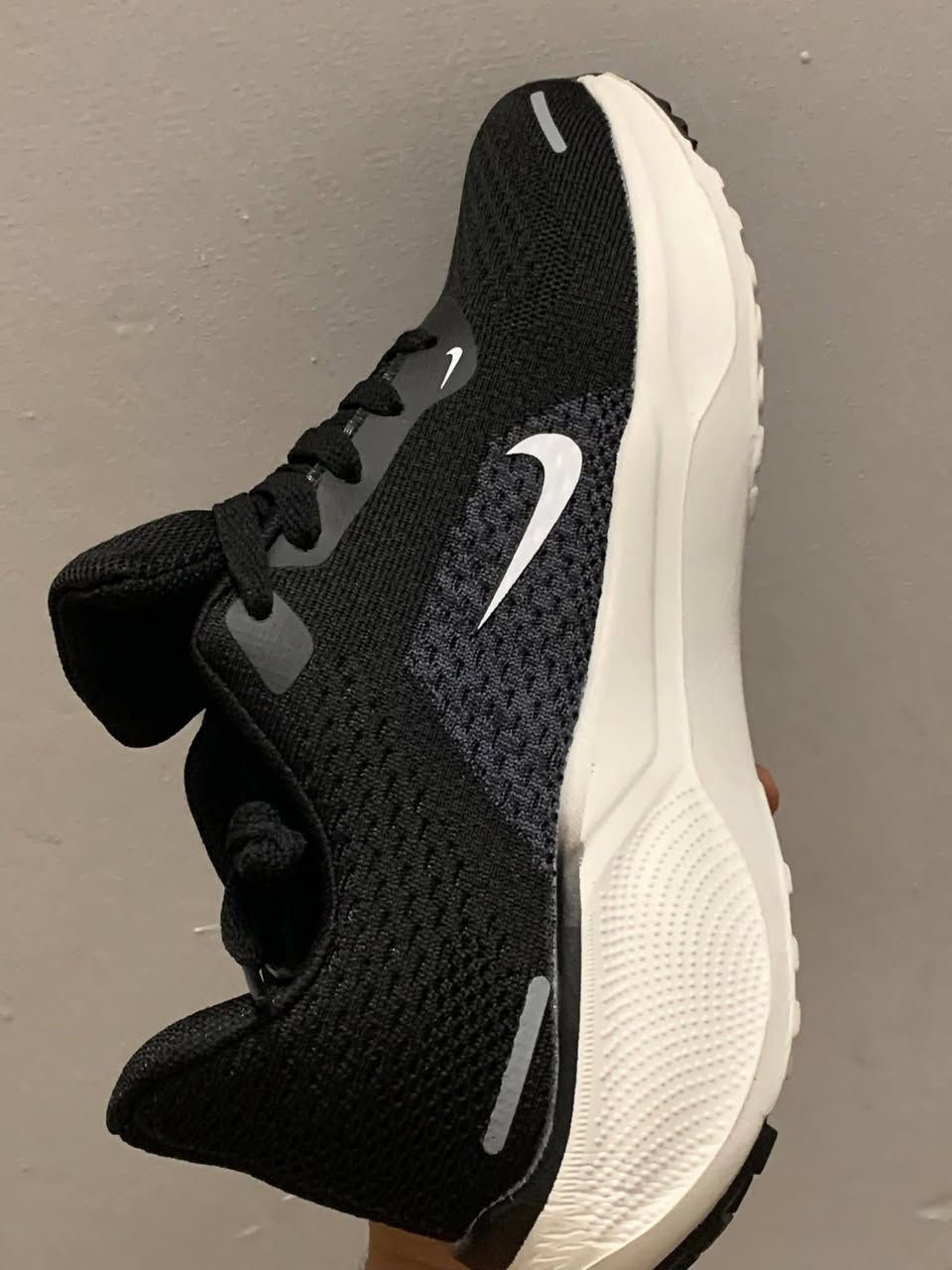 حذاء نايك زوم الأصلي
طبي اصلي بسعر مناسب جدا متوفره جميع القياسات 
متوفره توصيل كذلك للطلب و الاستفسار 📍***********
