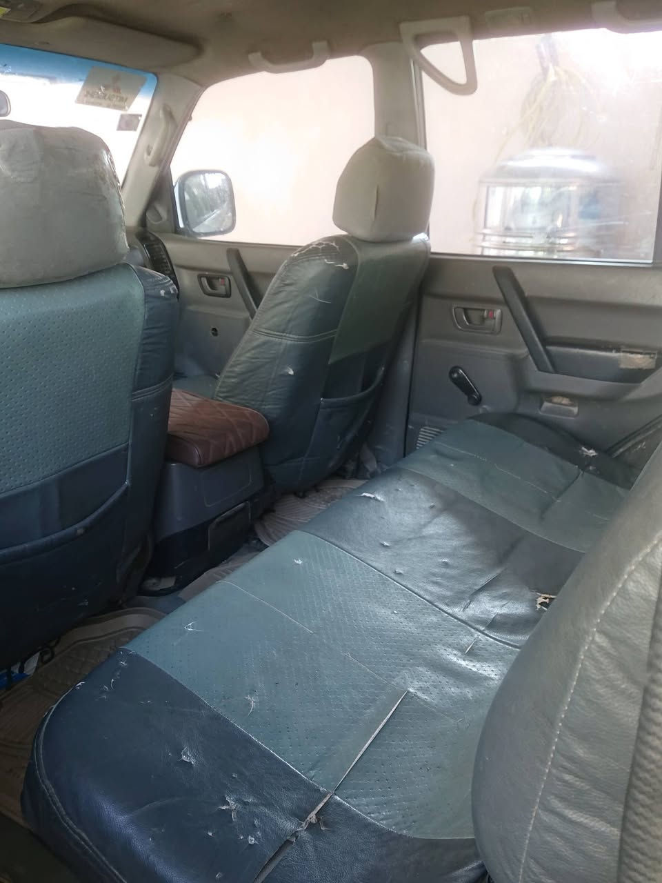 السلام عليكم
باجيرو 2002 محرك 3500 تجفيت جديد قبل 10 ايام 
رقم انبار  مشروع وطني تحويل ثاني يوم .. السيارة خير من الله مال جناي التفاصيل اتصال ***********.. السعر 75 وبيه مجال
