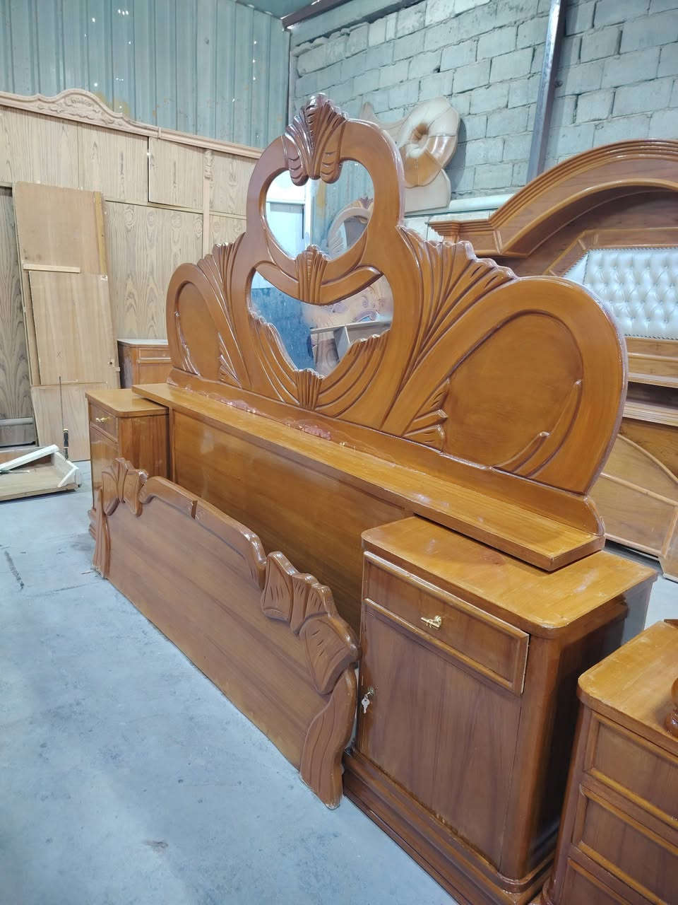 يالله
غرفه نوم ام السته
 تسكام صاج درجه اولى
السعر ٨٥٠ وبيهه مجال
العنوان النجف حولي مقابل شارع عشرين
 ***********واتس
