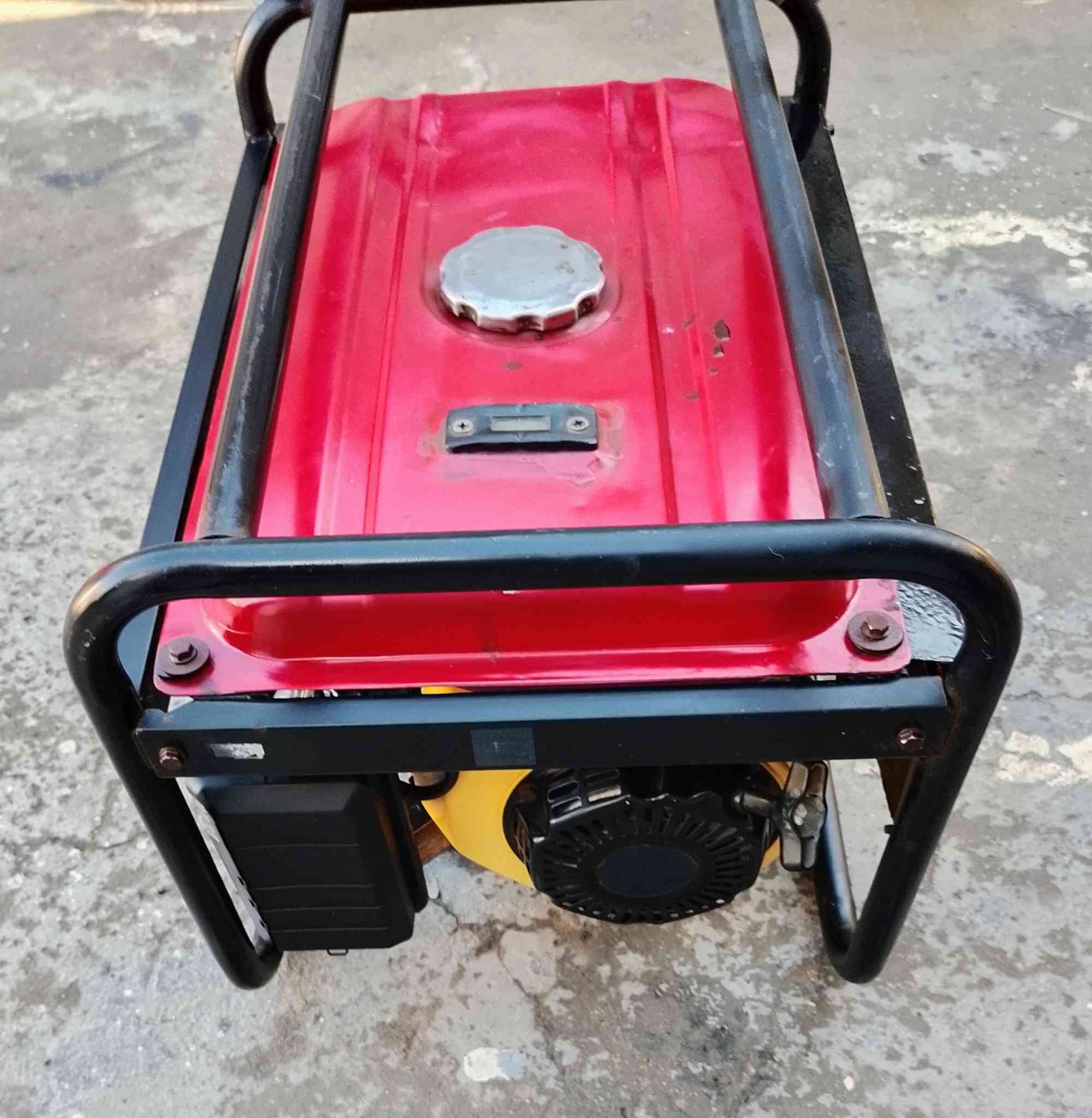 السلام عليكم مولد استرا كوري بابا اول. بنزين  2 ونص كيفي 10 امبير مولد نظيفه ما دخله تصليح على الفحص سعره 130 الهاتف 📱*********** الشراي يتصل على الواتساب مكاني بغداد قرب مجمع بسمايه يوجد خدمه توصيل داخل بغداد فقط
