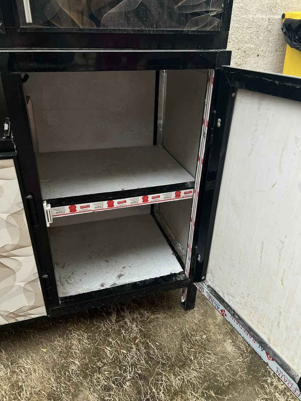 السلام عليكم غراض لبيع كاونتر قطعيتن ب١٢٥الغساله جديده مستعمله اقل من شهر الثلاجه مستعمله اقل من شهر السعر ٢٥٠الثلاجه والغساله ٢٥٠


**إذا كنت صاحب هذا الإعلان وتريد حذفه لأي سبب، رجاءا أرسل رسالة إلى الدعم الفني**