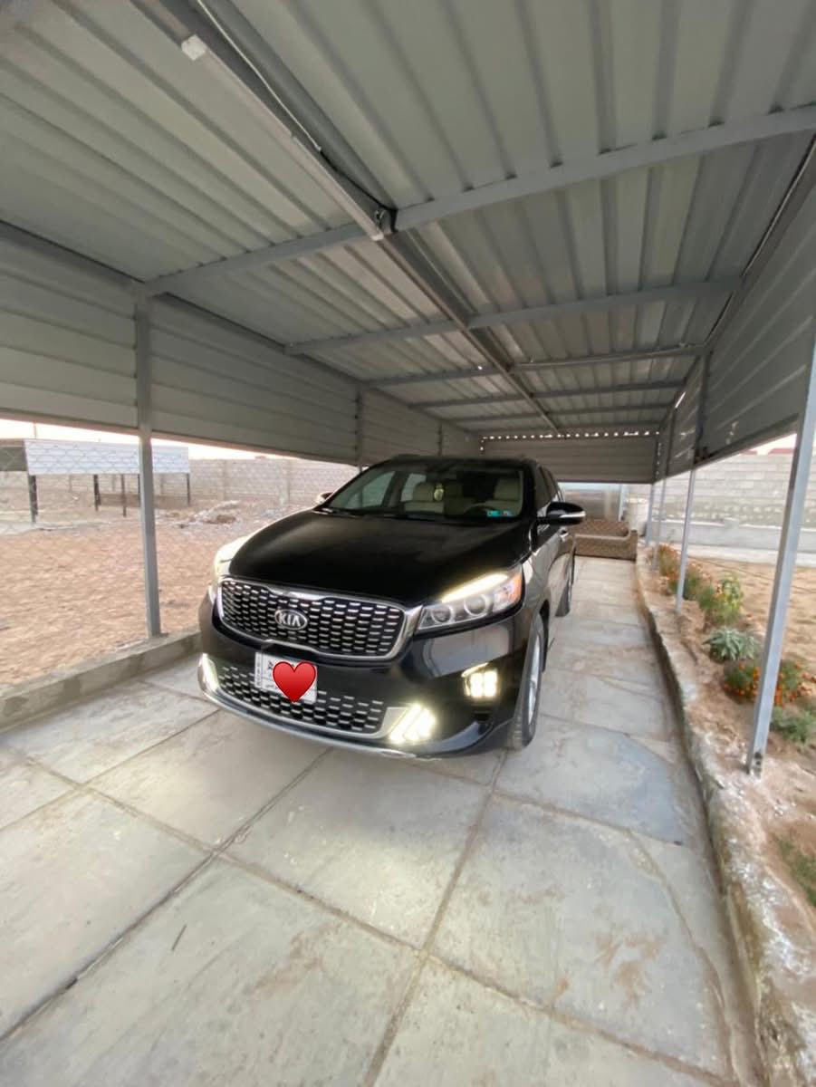 سلام عليكم كيا سورانتو للبيع 
موديل 2018
رقم بغداد 
السيارة مكفولة من كير من محرك من حداديه 
المكينة 4 سلندر GDI السيارة نص فول 
الكشن مال سائق كهربائي 
صور الحادث بامريكا 
سونار بل منشور لتوضيح 
السعر سياره155 بيها مجال
الشراي يتصل ع رقم ***********

