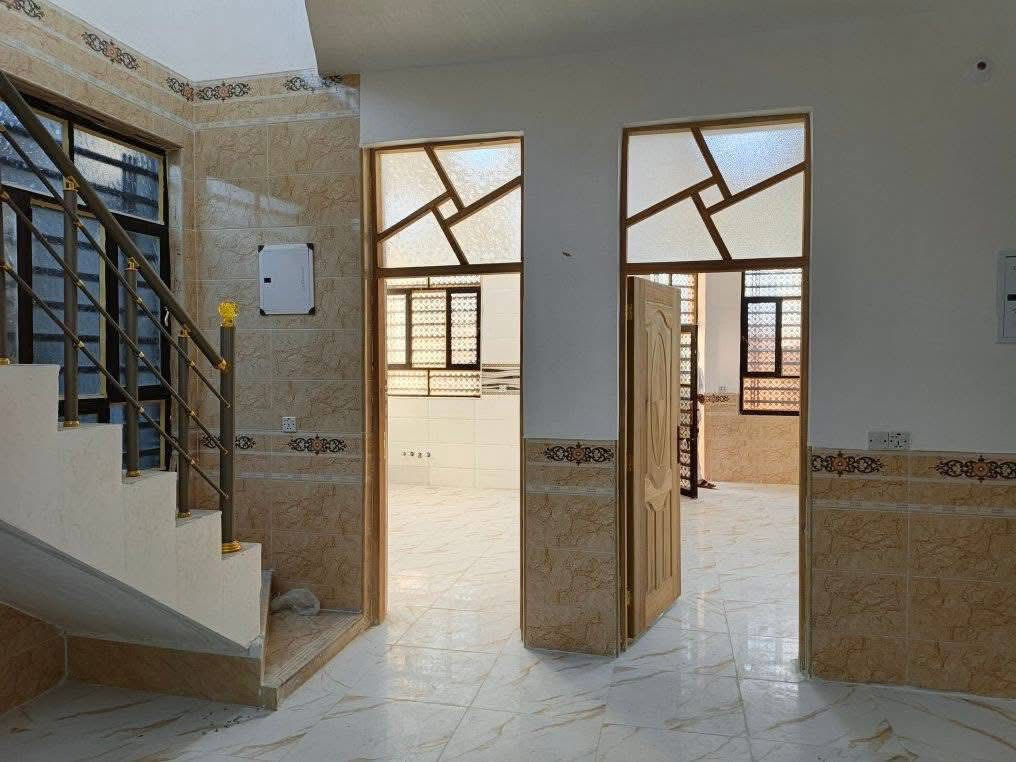 دار سكن طابو صرف مساحه 150 متر طابق واحد بناء حديث سنة 2025 طابوگ غرفتين نوم هول مطبخ استقبال 
مجمعات صحيه داخليه خارجيه كراج سياره 
خدمات مي كهرباء مدارس 
ابو غرق حي الجواد 
الأستفسار الأتصال 
***********
#الدار_المعموره_للعقار 

ملاحظه /من لديه عقار ويرغب بالبيع فقط الاتصال 
ولدينا عروض تناسب الجميع
