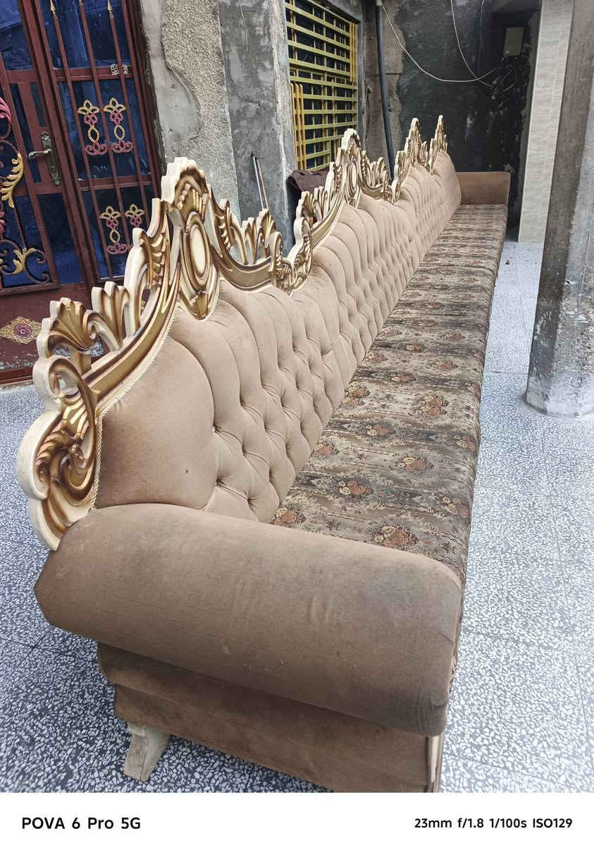 السلام عليكم ديوان مثل ما موظح بالصور السعر ٢٥٠ الف ***********
