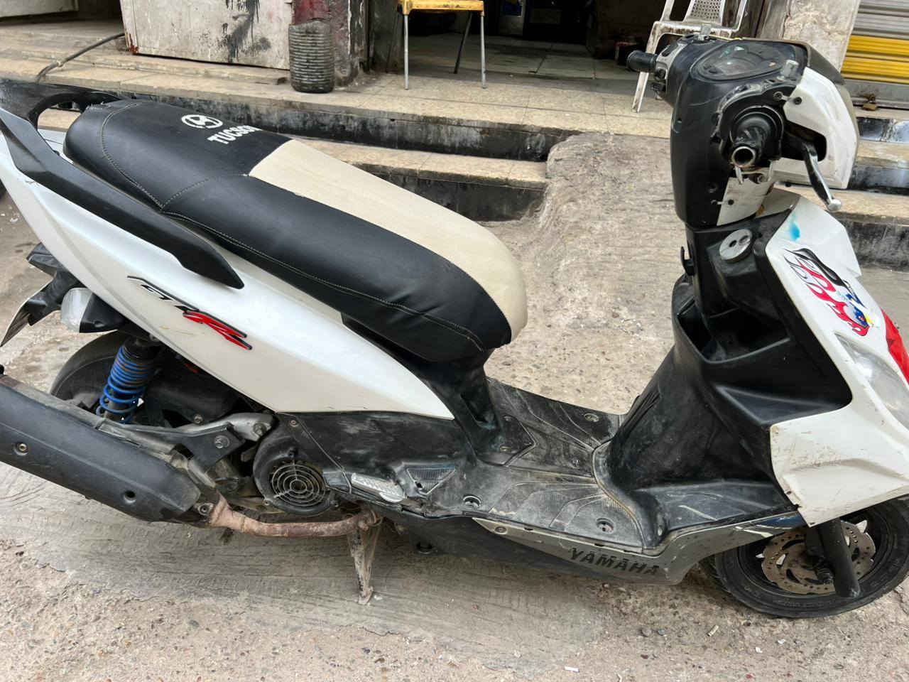 سلام عليكم دراجه جي تي ار للبيع كهربايات شغاله مكينه خير من الله شلعه و معدل المكينه مفتوحه تجفيت الى ايدي خير من الله مكاني بغداد الحريه سعر ب650 وبيهه مجال رقم الهاتف ***********
