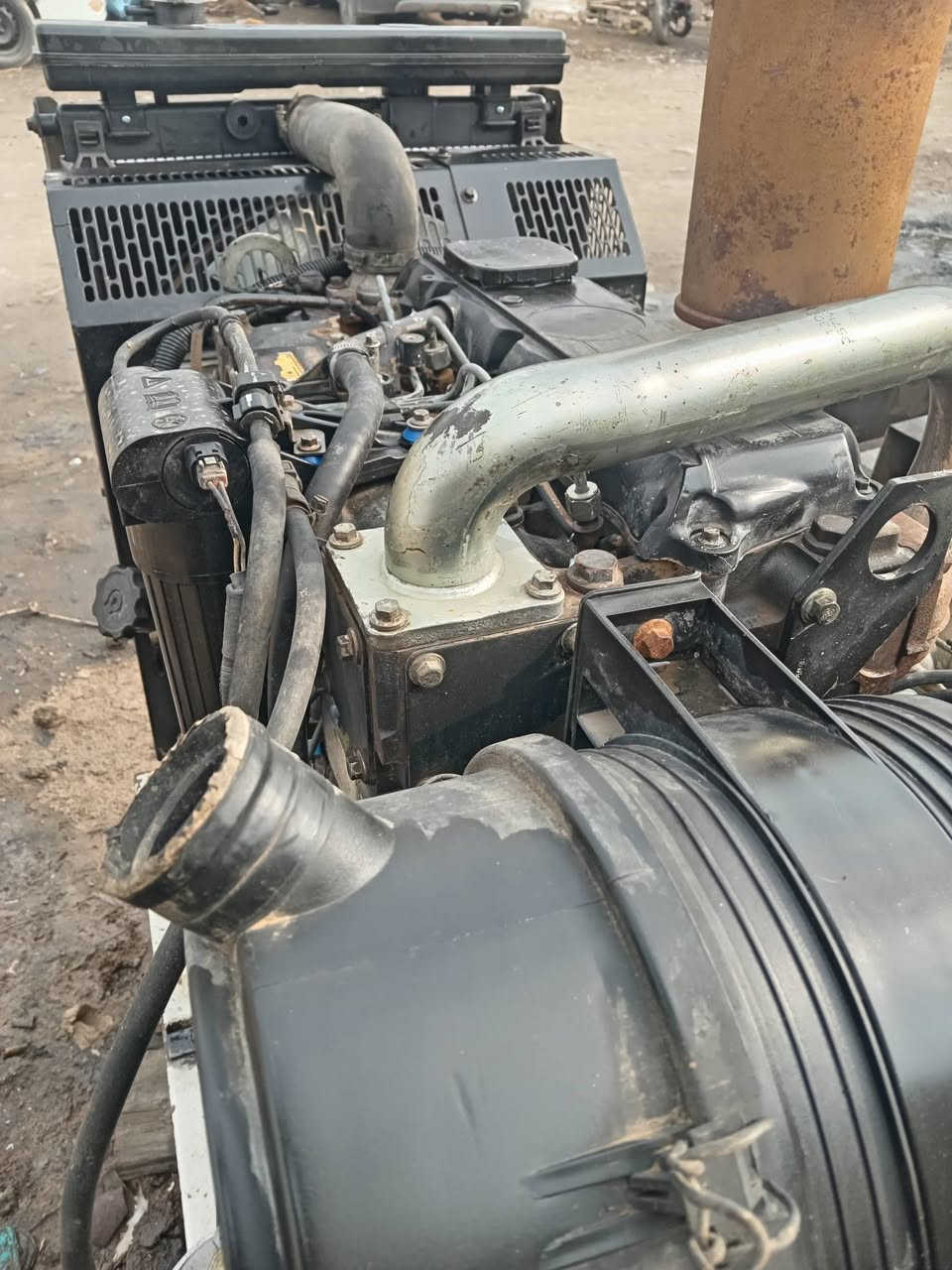 سلام عليكم موالد بيركز انكليزي ٤سلندر ٨٠ كيفي مكينه ستندر راس او محرك سوبر ***********
