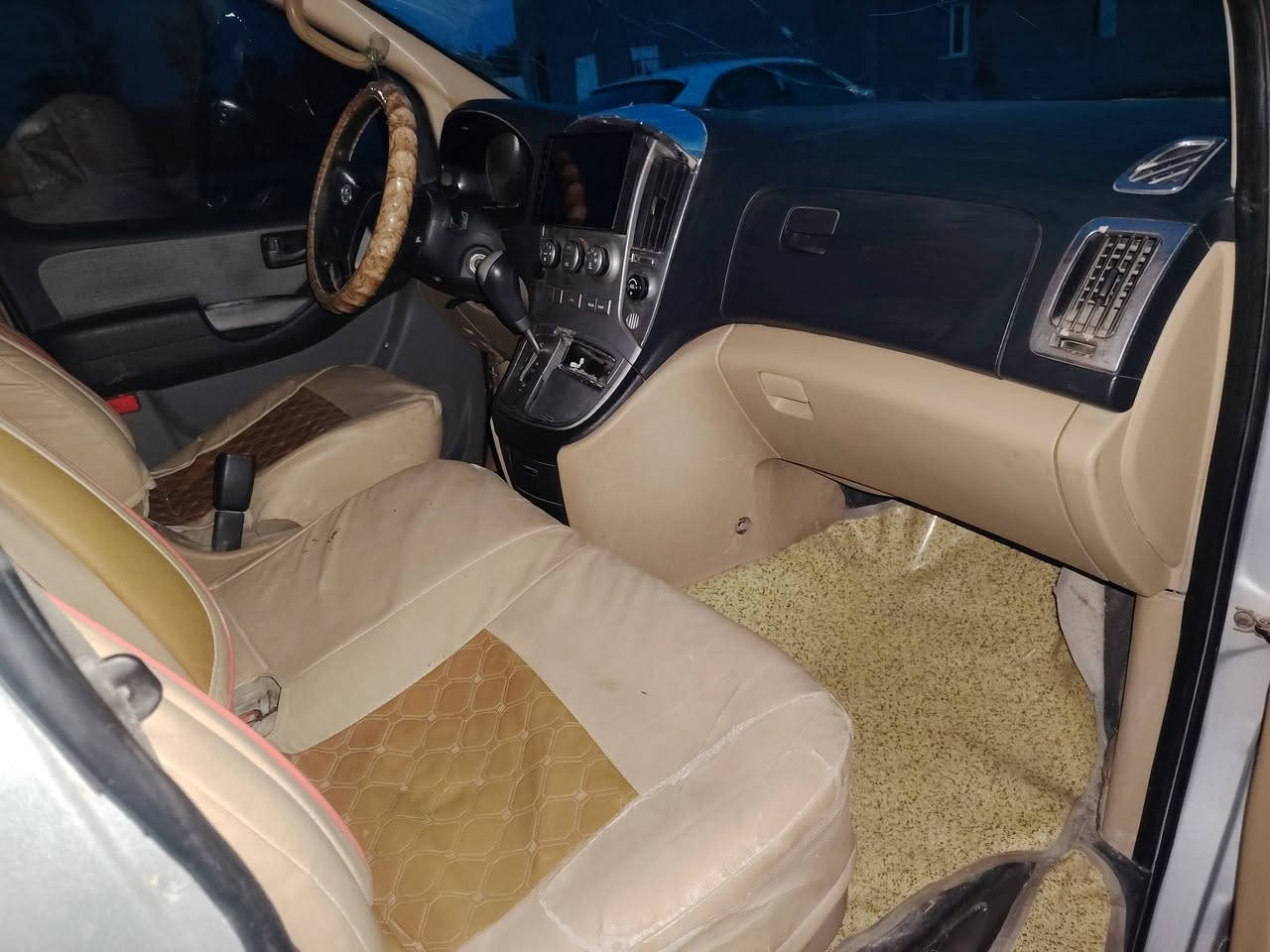 سلام عليكم ستاركس موديل 2009 مفتوح محور مسكر  كير اوتماتيك رقم ذي قار  العوان الناصرية رقم الهاتف ***********
