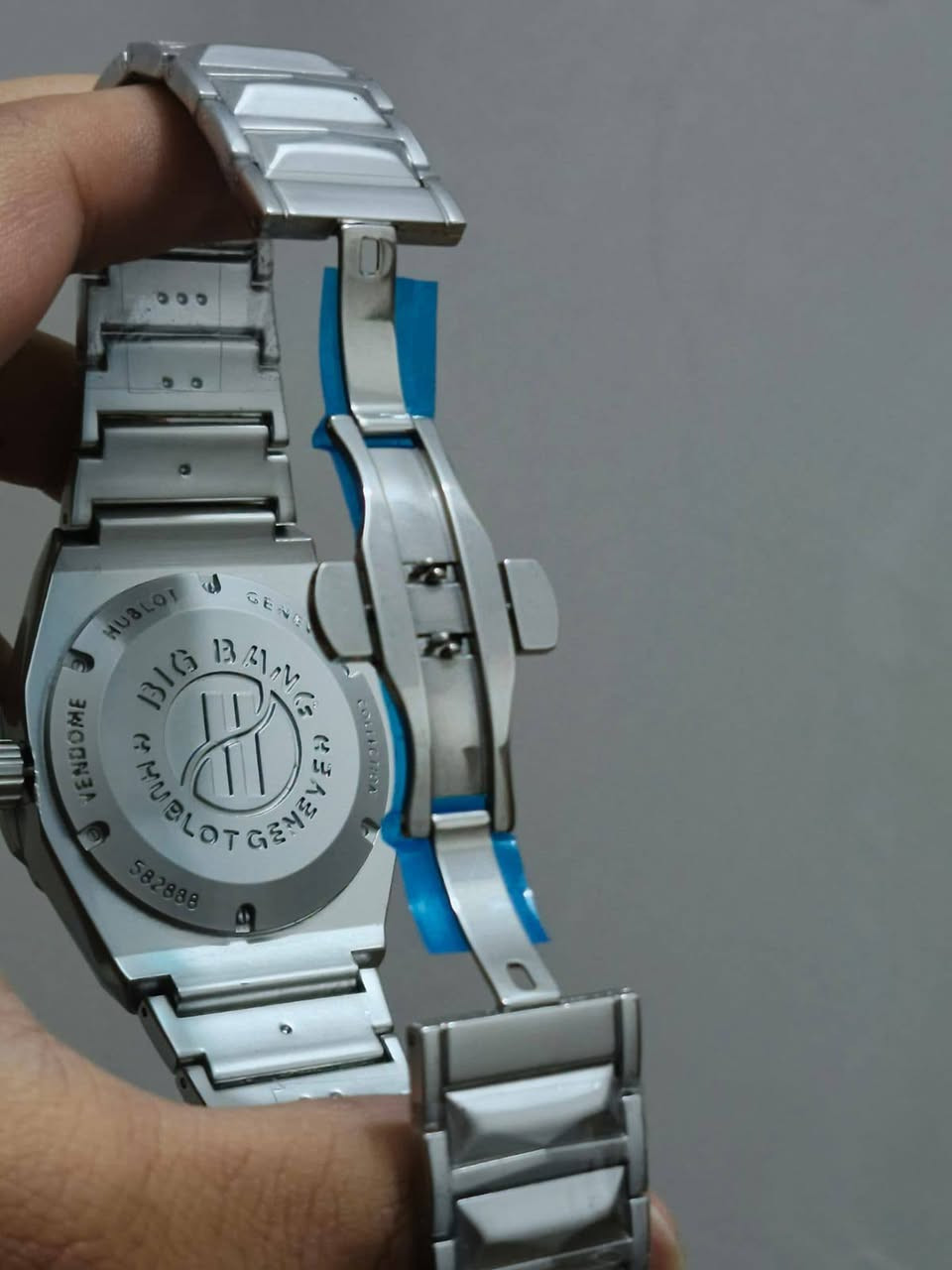 ساعة هوبلت السعر ب 18 الف مع التوصيل
الوزن ثقيل 

الظهر ختومات ليزرية حفر 

قفل فراشة

متوفر قطعتين فقط


**إذا كنت صاحب هذا الإعلان وتريد حذفه لأي سبب، رجاءا أرسل رسالة إلى الدعم الفني**