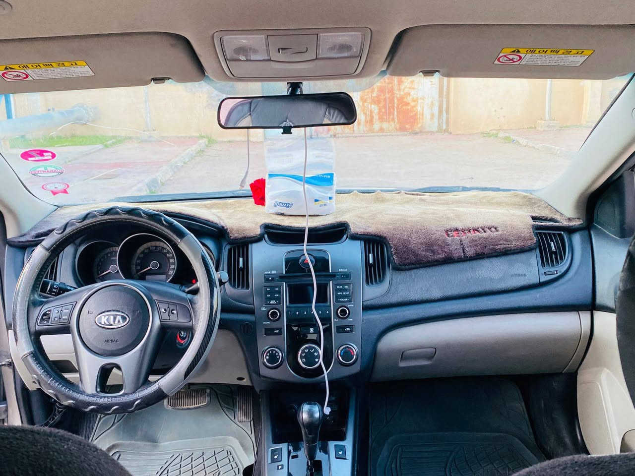 السلام عليكم
سيراتو 2012  ادوات ادوات 
تبريد تدفئه + صدر تايرات +تبريد كشانه+
حساس خلفي +كهربائيات+ كير محرك+ كلو جديد وشرط مكانها بيجي 

هاتف ***********

اتصل واعرف السعر والتفاصيل
