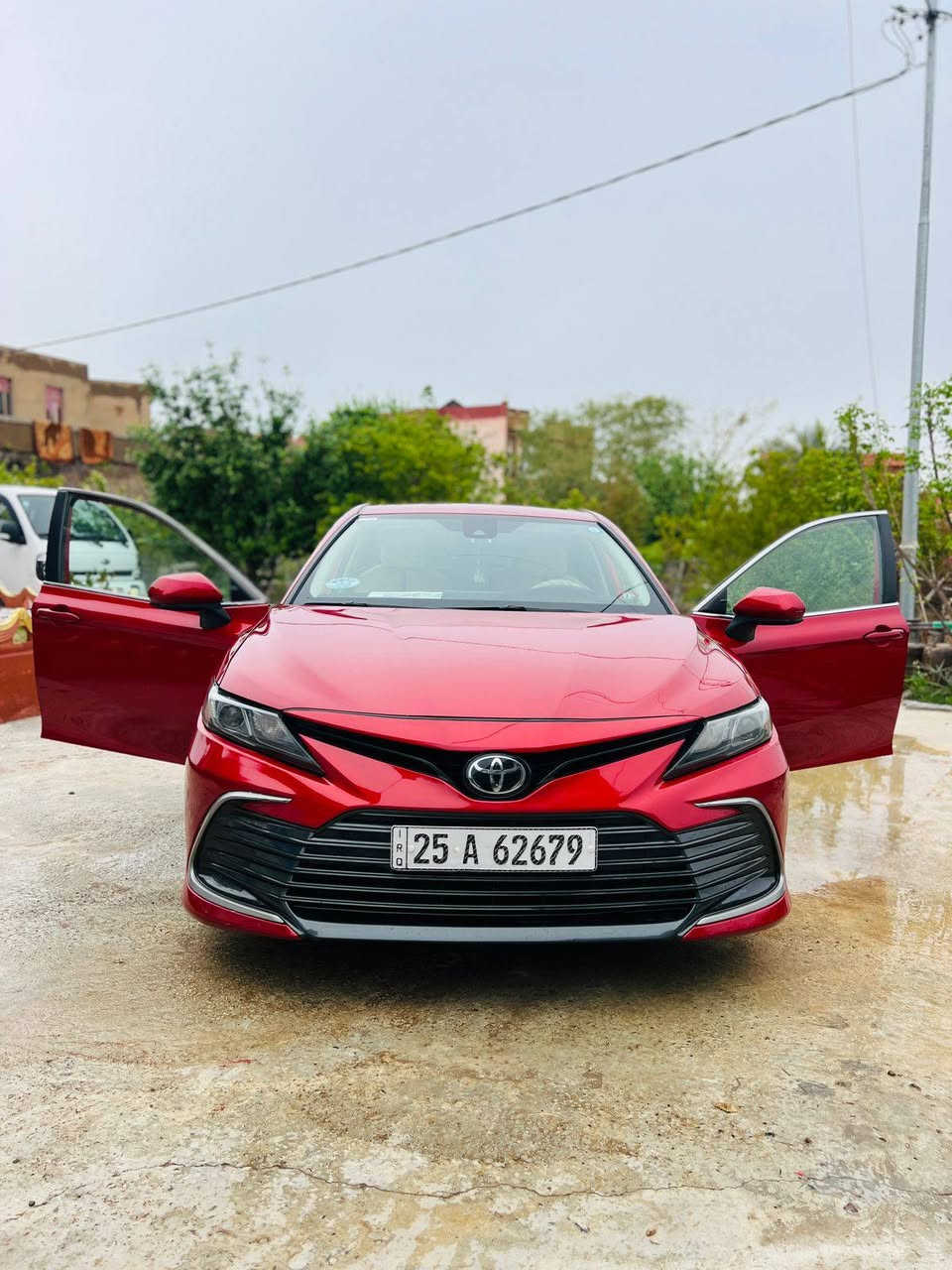 السلام عليكم كامري للبيع موديل 23 حره رقم كركوك سنويه لنهايه 31 وهزه جديده ماشيه 40 شرط  التحويل السياره كلين قطره صبق ما بيها مكفوله كفاله عامه ماعدا بارد شويه بل چاملغ شبر رادار امامي وجانبي  داخل لونين السياره حلوه حيل مكان السياره قريه المسحگ السعر 187 وبيها مجال الشراي يتصل ***********
