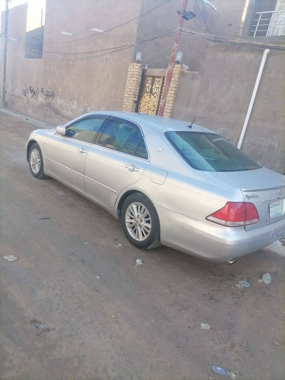 السلام عليكم
شاهينة 2005 السياره جديده 

كصه قمارة فقط فقط فقط 
ادوات 

كرستال اصل حداديه جديدة 

تخم تاير جديد 

السعر 65 وبيها مجال  مكان السيارة الديوانية

***********
