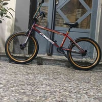 بايسكل رياضي للبيع كلش نظيف للبيع السعر ١٦٠ الف وبي مجال مكاني الغزالي...