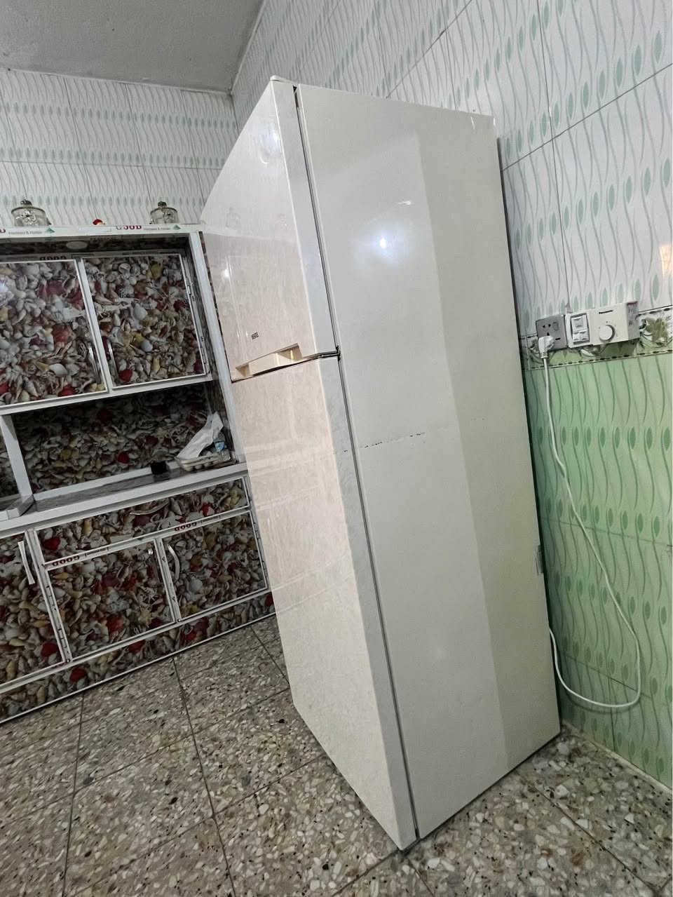 ثلاجه فستل حجم كبير شغاله وعلى الفحص سعرها 200 وبيه مجال المكان نهايه الشعله منطقه الدهله *********** بغداد, العراق
