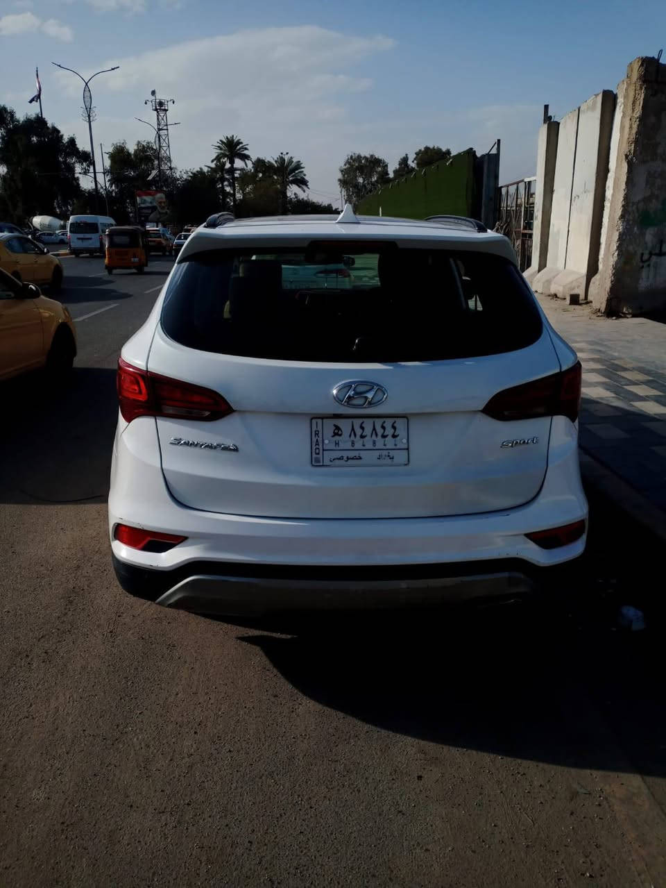 اسلام عليكم اخوان مكلف بنشر سياره للبيع سنتافيه مال جناي فول نضافه احله من لصور تجي وتشوف 
هاذه رقم صاحب السياره ***********
