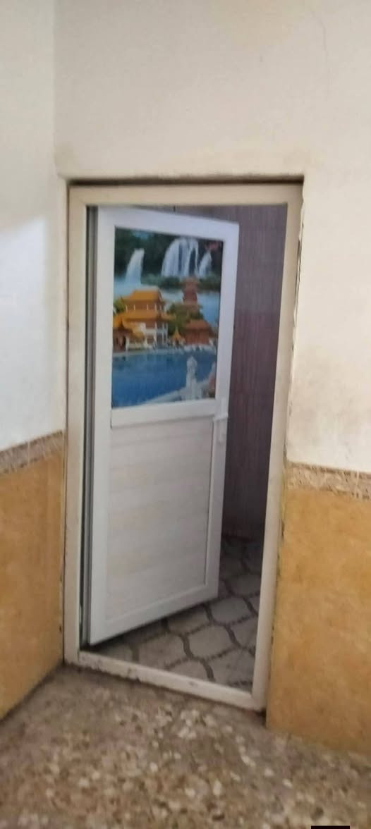 بيت للايجار
المساحه 80 متر ع ساحه الايجار 200
الموقع النجف حي النداء شارع المكاتب قرب سوك
يتكون من غرفه وصاله وستقبال ومطبخ وصحيات


**إذا كنت صاحب هذا الإعلان وتريد حذفه لأي سبب، رجاءا أرسل رسالة إلى الدعم الفني**