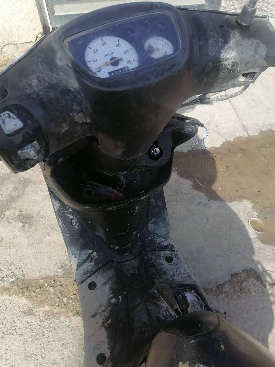 السلام عليكم
تحية طيبة
دراجة بيجي.يوماها اللبيع بلادية
مكينة بلادية ناعمةوفول اذا سمعت صوت مكينة كروتك علية مال جية

تايرات جدد مالتهة الابلاد
صالنصة.اصلي
كابريتر.اصلي
نواقص لايت وترايش
بابل بكرلي شارع المدرسةابن طاووس
السعر.١٨٠
***********
