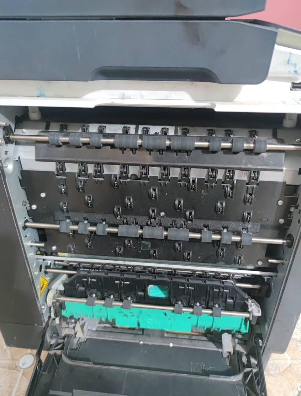 طابعة HP 577
شغالة ما بيها اي مشكلة 
السرعه 75 نسخة بالدقيقة 
+ طابعه HP 552 بدون سكنر عاطلة فحم 
اثنيهن ب550 الف موجود توصيل


**إذا كنت صاحب هذا الإعلان وتريد حذفه لأي سبب، رجاءا أرسل رسالة إلى الدعم الفني**