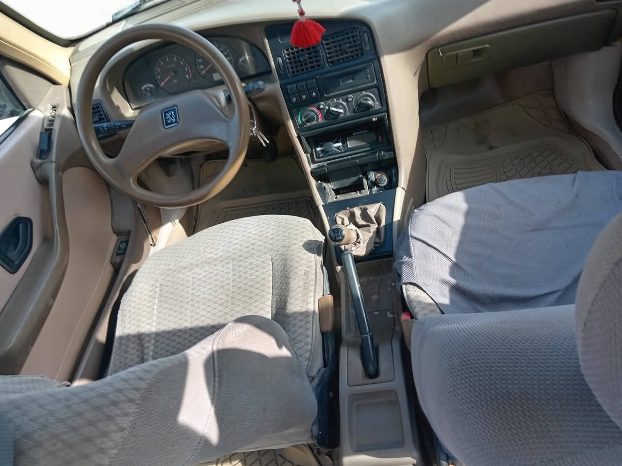 سلام عليكم بيجو 405 سياره جاهزه من كلهن قادسيه السعر ٢٦ وبيه مجال الاستفسار رقم الهاتف***********
