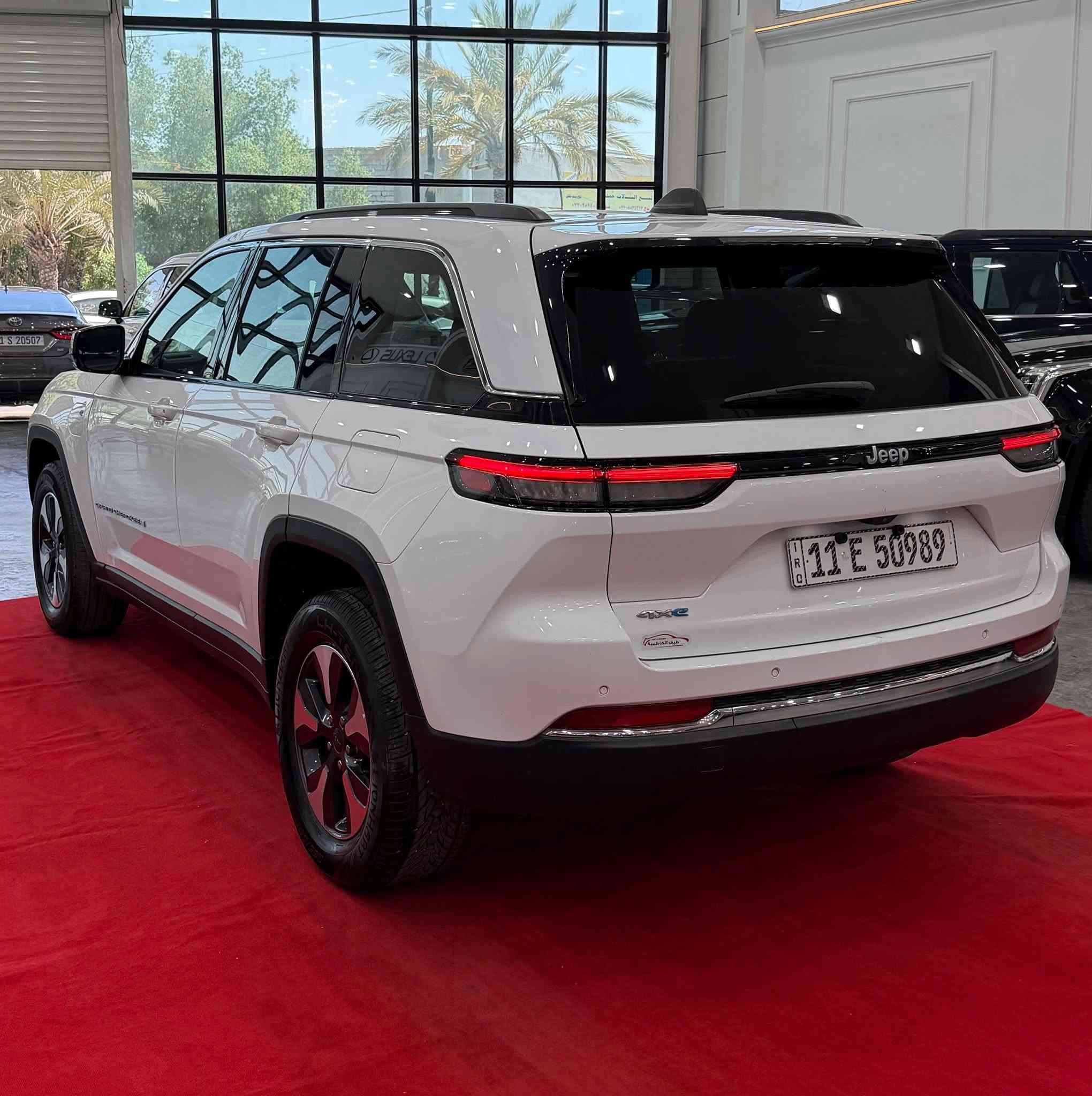 السلام عليكم
للبيع 2024 Jeep Grand Cherokee, Limited 4Xe
عداد :31الف ميل
داخل جلد أسود
بانوراما
تحكم بالستيرن
شاشات عدد 3
شاشة كبيرة
كراسي امامية كهرباء
ميموري كرسي السائق
تدفئة مقاعد امامية
تدفئة مقاعد خلفية
تدفئة ستيرن
خاصية دخول بدون مفتاح
كاميرا خلفية
رادار امامي 
رادار جانبي
تحديد مسرب 
مثبت سرعة تفاعلي
تشغيل عن بعد
باب الصندوق كهرباء
نظام STOP/START ENGINE
نظام صوت ALPINE
حساسات خلفية
اوتو بريك خلفي
هاند بريك كهربائي (بصمة)
اضوية امامية LED
اضوية امامية زينون عالي/واطي
كشافات ضباب زينون
4 وضعيات قيادة
اضوية خلفية LED

حادث باب وجاملغ مبدل نفس لون 

العنوان بغداد الكاضمية قرب مرور الكاضمية معارض جكوك شركة البحر المميز

للاستفسار :***********
