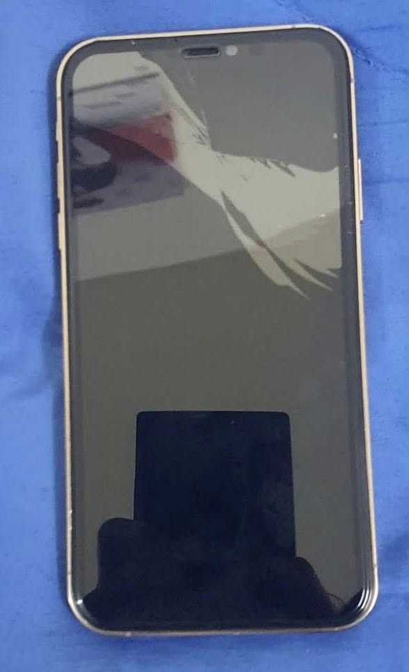 11 كاميرتين اعتيادي محور 15 بطاريه 100 شاشه مبدل ذاكره 128 السعر السعر 170 مكاني كركوك حزيران***********￼￼
