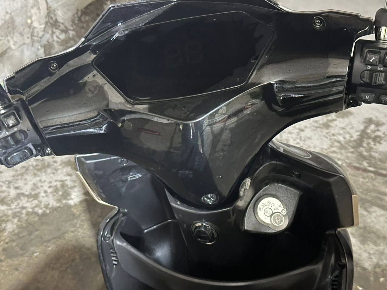 سكنس مستخدم للبيع
كلوب زنون عالي ناصي رماش اشارات دبل اشاره

نضام  R,D,P

سرعه 65 

بطاريات ٦ دبل كرافين 26 امبير  72 فولت

حساس بريك وستاند

Usb شاحن للتلفون 

بريكات دسك دهن حجم التاير ١٢ 

ملف 2000w 

وقفل بمكان الجوزه 

وسويج وبصمه وتشغيل عن بعد ومانع سرقه  عدد 2

شاشه تطلع الاعطال

شاحنته الاصليه

مكاني بغداد

الشراي يخابرني 
***********
