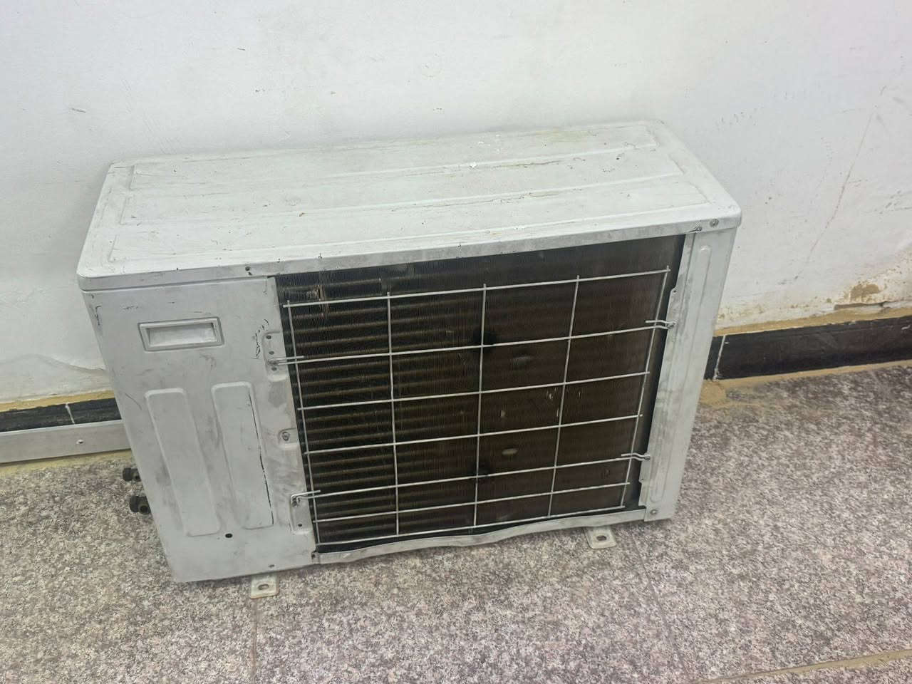السلام عليكم
للبيع سبلت 2 طن نظيف كامل فقط الريموت ماموجود نوع I cop .
السعر 300 الف
بغداد الكرادة
***********
