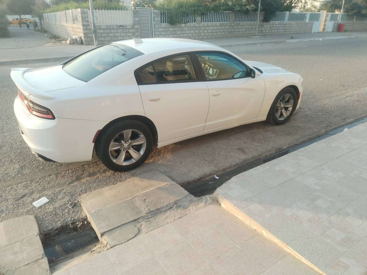 سلام عليكم جارجر موديل17 مواصفات sxt رقم سنوية جديد بيها جاملغ خلفي صبغ باب خلف سائق صبغ بدون تبديل بجم كبس سياره  وكالة عامه بسمي تحويل مباشر رقم سليمانية  سعرها 187 وبيها مجال مستعجل علبيع  رقمي ***********
