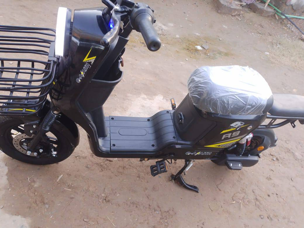 دراجة R9 بيع او مراوس 
استخدام 15 يوم فقط
 5 بطاريات 
إشارة لكزز 
دبل سويج ودبل بصمه 
حلوه وبعدها جديده احلا من الصور بهواي 
بريك هايدروليك 
مكاني بابل القاسم 
***********
