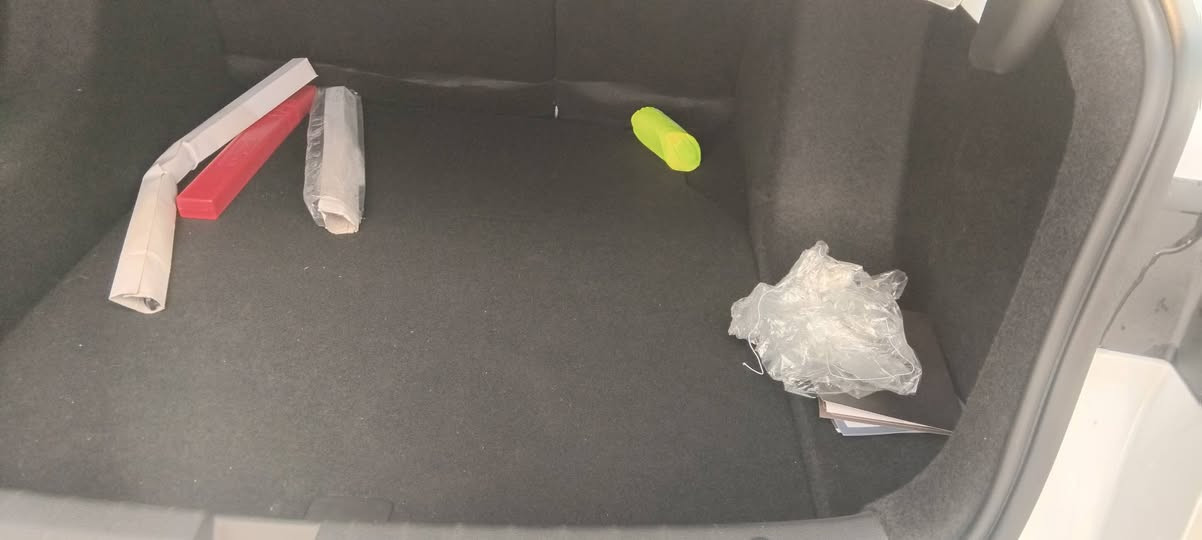 سلام عليكم بي واي دي للبيع او مراوس سيارة مكفول من كلشي ماشية ٨٠٠٠ رقم بغداد بسمي  مكان اليرموك سعر ١٢٥$ رقم هاتف ***********
