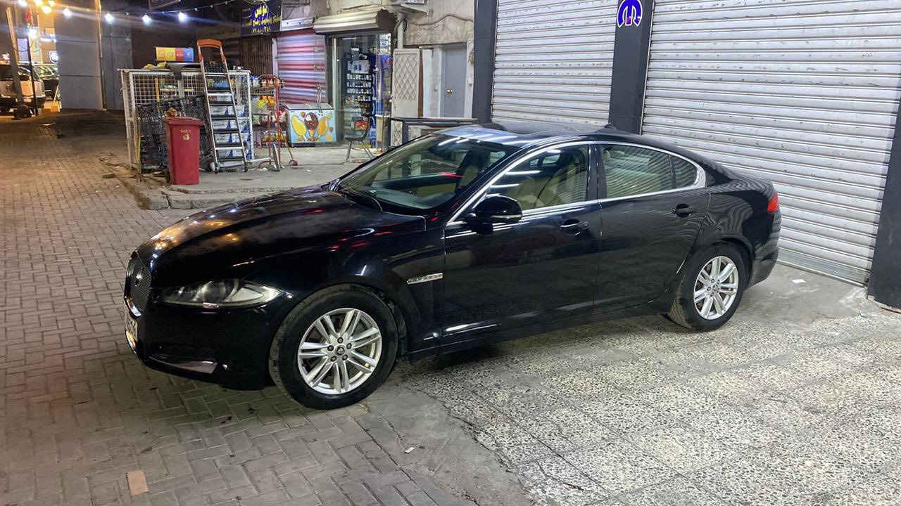 السلام عليكم جاكوار للبيع 2013 محرك 4سلندر فول مواصفات
الموديل: 
جاكوار 2013

المحرك: أربعة سلندر توربو 

القير
أوتوماتيك 

فول مواصفات كاملة

رادار مرايا

كشنات جلد فخمة تبريد وتدفئة

فتحة سقف 

شاشة ونظام صوت ميرديان 

كاميرا 360 
حساسات أمامية وخلفية

🔹 مصابيح ليد وزينون

مثبت سرعة وأنظمة أمان 

بعد هواي موصفات بيها 

السيارة شبة احزام صندوق خلفي سليم جاملغ خلفي سليم الدواخل سليمة الايرباك سليم 

السيارة ما ماشية هواي استخدام شخصي 

السعر(90)وبيها مجال العنوان بغداد 

رقم الهاتف *********** واتساب
