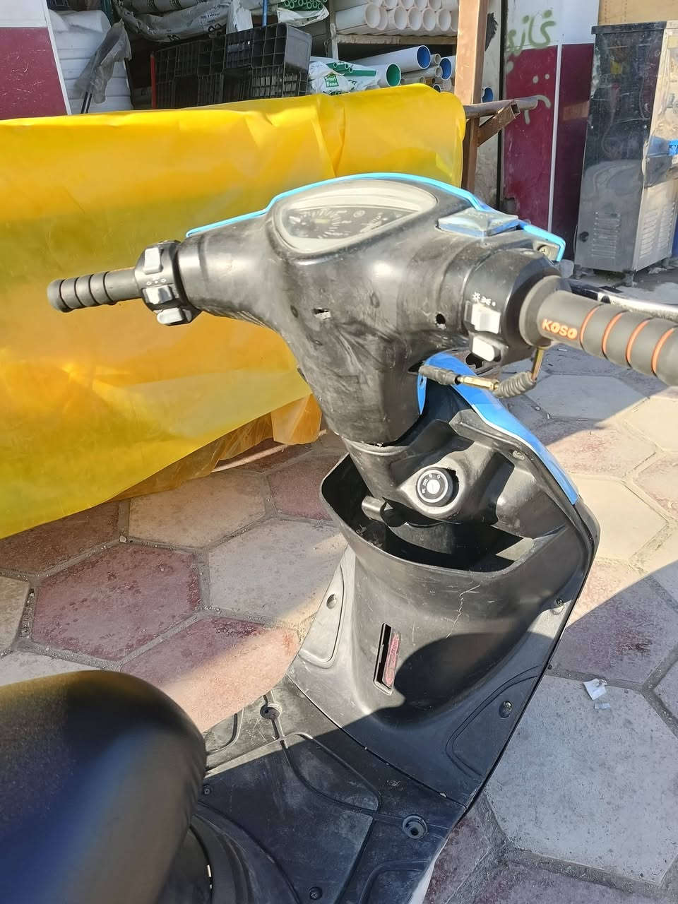 السلام عليكم دراجه ماكس عدله دراجه حلوه وجاهزه ما مفتوحه المكينه مكفوله كفاله عامه وبيهى لايت زنون عوزهى بس باتري سلفهى شغال السعر 650 وبيهى مجال للطيبين العنوان ناصريه مركز ***********
