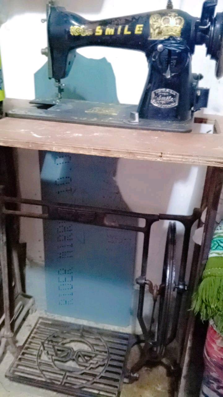 مكينه خياط كامل بس شويه ثكيله بل خياطه السعر60