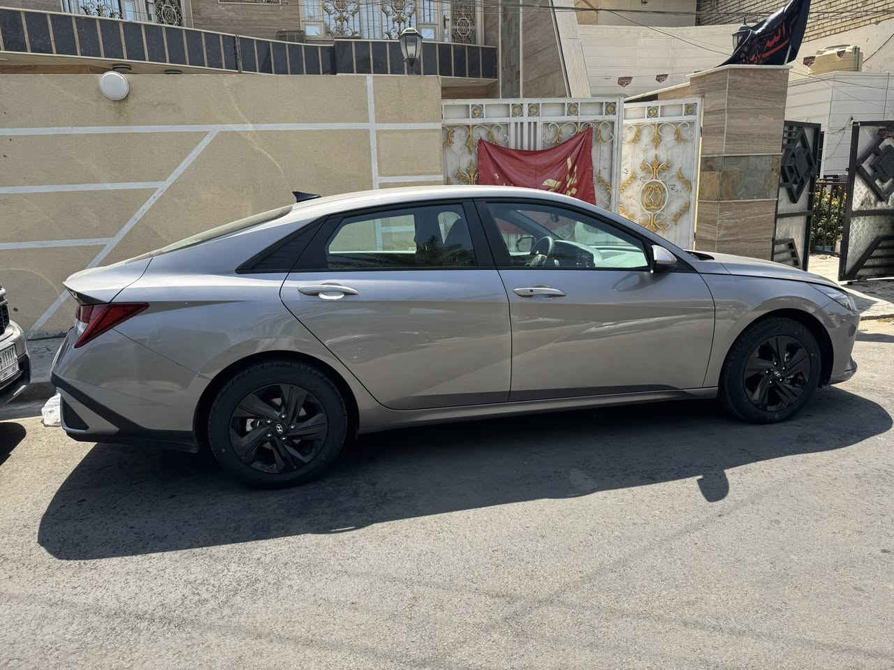 النترا امريكي هايبرد موديل2023
رقم  بغداد سعرها 153 حادثها باب وجاملغ بدون ايرباك
وبيها شخط بلجاملغ مكحل 
 كير محرك مكفولات
المواصفات: 
1-بصمة تشغيل. 
2-دخول بصمة.. 
3-صندوق ذكي يفتح عند الاقتراب
4-رادارات 360 درجة 
5-نظام محافظة على المسار.
6-قيادة ذاتية..
7-توقف ذاتي   
8-انارة ترحيب عند الاقتراب
9-كشنات تدفئة.
10-تحكمات ستيرن كاملة
11-تبريد تدفئة  
12 اوتوهولد
13-هاند بريك بصمه
14-وضعيات قياده ( سبورت ، نورمل ، سمارت)
مكاني بغداد حي العامل
***********
