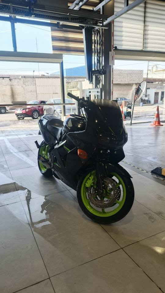 Honda 800cc أربيل, العراق


**إذا كنت صاحب هذا الإعلان وتريد حذفه لأي سبب، رجاءا أرسل رسالة إلى الدعم الفني**