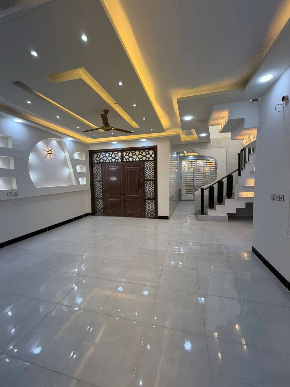 #ب68مليون🙋‍♂️بيت150متر فول 
#يعلن_مكتب_العراق_مقابل_قرية_لغدير_عمود289_مباشر

#__مساحه_لبيت_لواحد150متر_مربعه  
#_عرض الشارع 18

#بيت_طابو_زراعي_سند25

#سعر_مليون68_وبيه_مجال  

بناء حديث
غير مسكون
بناء ممتاز جدا 

 عنوان لبيت النجف 
#مقابل_ملحق_قرية_الغدير_مباشر 
يحتوي لبيت على+ غرفه2 +صاله +ستغبال +مطبخ +صحيات بلداخل +وصحيات بلخارج 

***********وتساب
