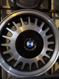 ويل BMW 📏 الحجم: 15 اصلي مكفول  البيع ومراوس  💰 السعر: 200الف   📍 المو...