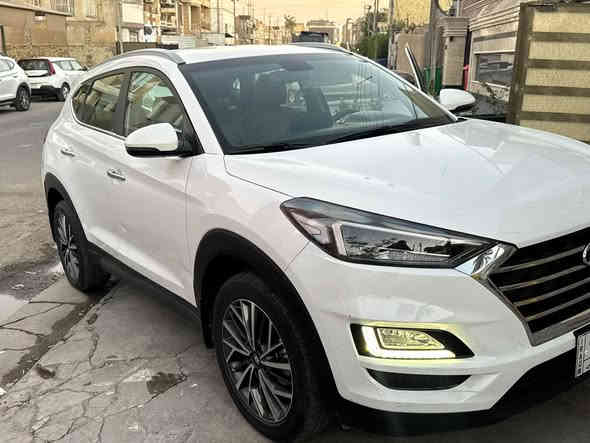 توكسان 2020 خليجي للبيع 
سياره ماشيه ٤٠ الف كيلو  قابلة للزياده 
سياره فول مواصفات عدا الفتحه 
بيه.  طخه بسيطه بالباب السكن او خلف السكن امبينه بالصور 
كفاله عامه غير هذني 
شرط اسبير منازل  

السعر  213
مكان السياره بغداد 

***********
